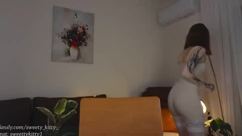 Jenny  give it a sub online show from 17, 11, 2025