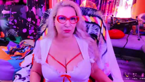 Snapshot of sweetylisahard chatting on 25, 4, 2026 Lisa online show from 25, 4, 2026