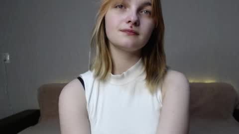 Snapshot of sweetyybay chatting on 18, 12, 2025 Stacy online show from 18, 12, 2025