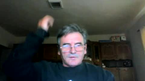 Snapshot of swergiu333 chatting on 27, 4, 2026 Raymond online show from 27, 4, 2026