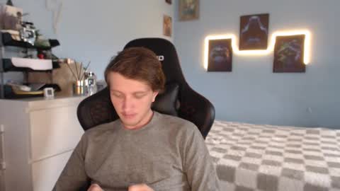 Snapshot of swetieecharmie chatting on 21, 4, 2026 CAT online show from 21, 4, 2026