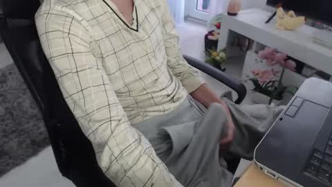 Snapshot of swetlittleboy4u chatting on 24, 11, 2025 SwetLittleBoy4u online show from 24, 11, 2025