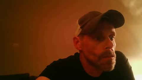 Snapshot of swontguy2025 chatting on 10, 4, 2026 swontguy2025 online show from 10, 4, 2026