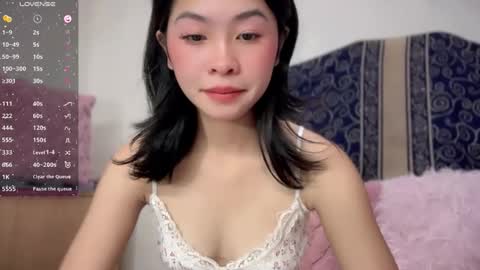 Snapshot of swt_asianholly chatting on 27, 3, 2026 Holly online show from 27, 3, 2026