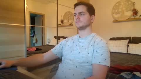 syl092 online show from 30, 1, 2025