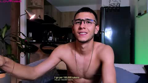 Snapshot of symonprince chatting on 30, 9, 2025 420 Forever online show from 30, 9, 2025