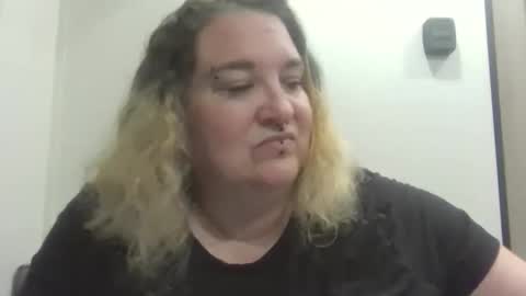 Snapshot of synstresslily chatting on 9, 9, 2025 Synstress Lily online show from 9, 9, 2025