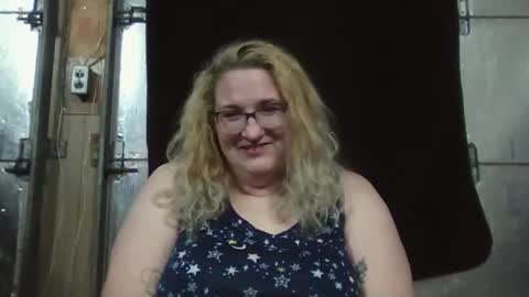 Snapshot of synstresslily chatting on 28, 3, 2026 Synstress Lily online show from 28, 3, 2026