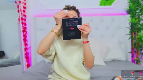 Snapshot of taahiraarabian chatting on 10, 3, 2025 Arianna online show from 10, 3, 2025