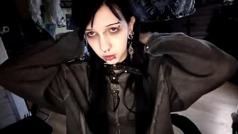 Lina online show from 5, 4, 2026