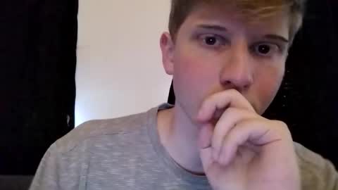 Snapshot of tacony123456 chatting on 18, 12, 2025 collegetwinkboi online show from 18, 12, 2025