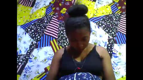 Snapshot of tahiriniah chatting on 26, 10, 2025 tahiriniah online show from 26, 10, 2025