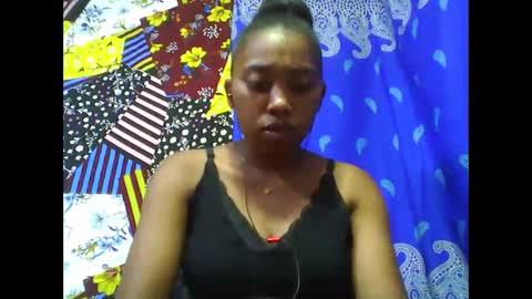 Snapshot of tahiriniah chatting on 2, 11, 2025 tahiriniah online show from 2, 11, 2025
