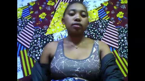 Snapshot of tahiriniah chatting on 18, 11, 2025 tahiriniah online show from 18, 11, 2025