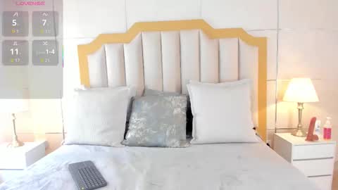 Tahlia Moreau online show from 14, 12, 2025