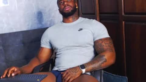 Snapshot of tairontucke chatting on 2, 12, 2024 Tairon Tucke online show from 2, 12, 2024