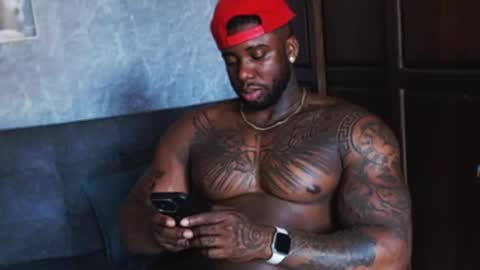 Snapshot of tairontucke chatting on 4, 12, 2024 Tairon Tucke online show from 4, 12, 2024