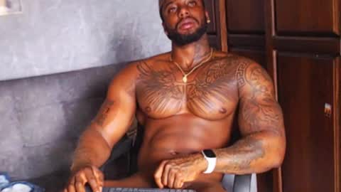 Snapshot of tairontucke chatting on 15, 12, 2024 Tairon Tucke online show from 15, 12, 2024