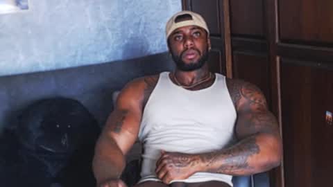 Snapshot of tairontucke chatting on 19, 12, 2024 Tairon Tucke online show from 19, 12, 2024