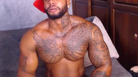 Snapshot of tairontucke chatting on 2, 2, 2025 Tairon Tucke online show from 2, 2, 2025