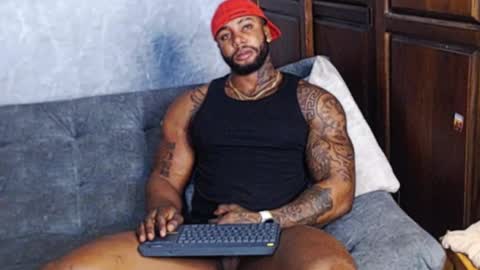 Snapshot of tairontucke chatting on 3, 2, 2025 Tairon Tucke online show from 3, 2, 2025