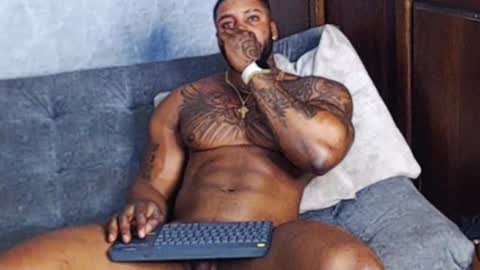 Snapshot of tairontucke chatting on 3, 2, 2025 Tairon Tucke online show from 3, 2, 2025