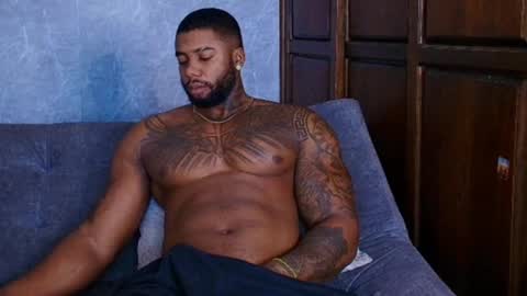 Snapshot of tairontucke chatting on 8, 2, 2025 Tairon Tucke online show from 8, 2, 2025