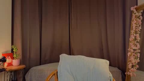 Snapshot of taiteedgington chatting on 25, 10, 2025 im Lally online show from 25, 10, 2025