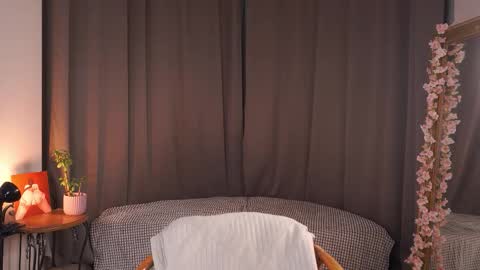 Snapshot of taiteedgington chatting on 14, 11, 2025 im Lally online show from 14, 11, 2025