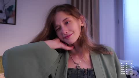 Mia online show from 8, 11, 2025