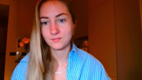 Snapshot of taliiyafiredream chatting on 13, 11, 2025 Kira online show from 13, 11, 2025