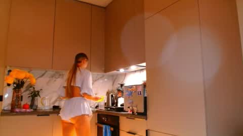 Snapshot of taliiyafiredream chatting on 15, 11, 2025 Kira online show from 15, 11, 2025