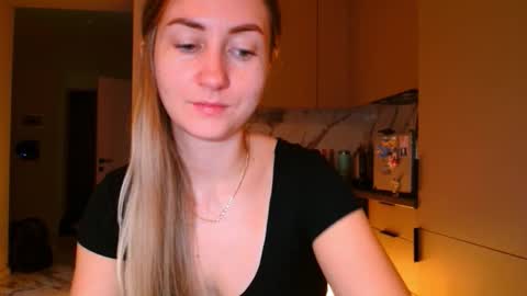 Snapshot of taliiyafiredream chatting on 25, 11, 2025 Kira online show from 25, 11, 2025