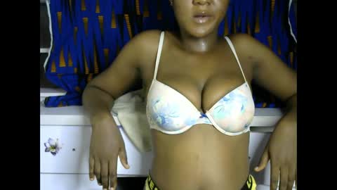 Snapshot of tall_choco chatting on 25, 3, 2026 tall_choco online show from 25, 3, 2026