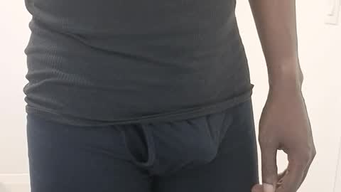 Snapshot of tall_shy_ chatting on 17, 11, 2025 tall and shy guy online show from 17, 11, 2025