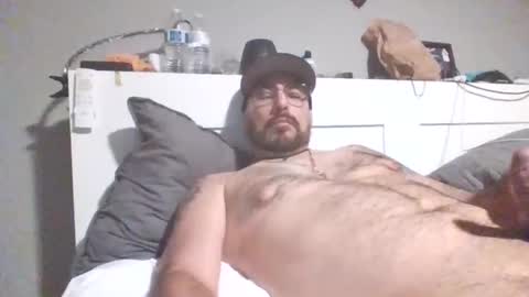 Snapshot of talllatino310 chatting on 17, 4, 2026 talllatino310 online show from 17, 4, 2026