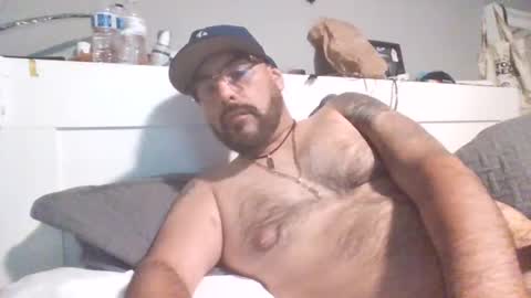 Snapshot of talllatino310 chatting on 21, 4, 2026 talllatino310 online show from 21, 4, 2026