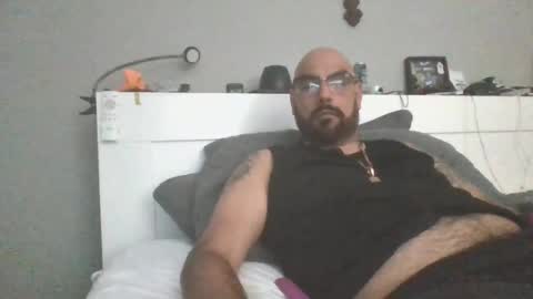 Snapshot of talllatino310 chatting on 25, 6, 2026 talllatino310 online show from 25, 6, 2026