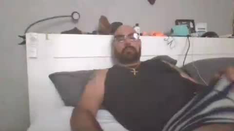 Snapshot of talllatino310 chatting on 19, 7, 2026 talllatino310 online show from 19, 7, 2026