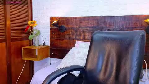    online show from 25, 10, 2025