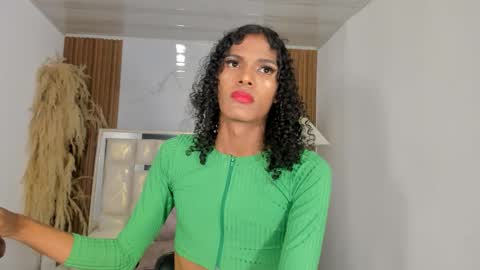 Snapshot of tamara_sex7 chatting on 7, 11, 2025 T A M A R A online show from 7, 11, 2025