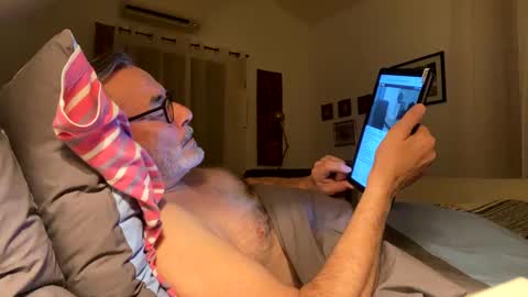 Snapshot of tangocharly16 chatting on 7, 2, 2025 Dominique online show from 7, 2, 2025