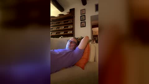 Snapshot of tangocharly16 chatting on 26, 4, 2026 Dominique online show from 26, 4, 2026