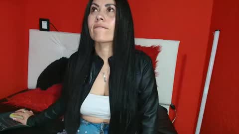 Snapshot of tania_mature chatting on 4, 11, 2025 tania online show from 4, 11, 2025