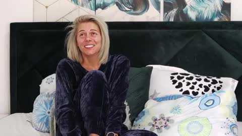 Snapshot of taniyagrey chatting on 8, 4, 2026 tanyaGrey online show from 8, 4, 2026