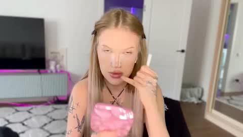 Snapshot of tanyaquartaro chatting on 3, 3, 2026 Alisa online show from 3, 3, 2026