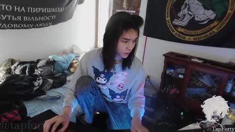 Snapshot of tap_forty chatting on 17, 3, 2026 tap_forty online show from 17, 3, 2026