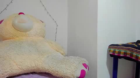 Snapshot of tara_joi chatting on 10, 3, 2026 Tara online show from 10, 3, 2026