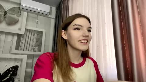 Snapshot of tarahmelaun chatting on 1, 3, 2026 Mia online show from 1, 3, 2026