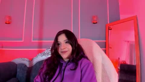 Snapshot of tarataylorr chatting on 4, 12, 2025 Tara online show from 4, 12, 2025